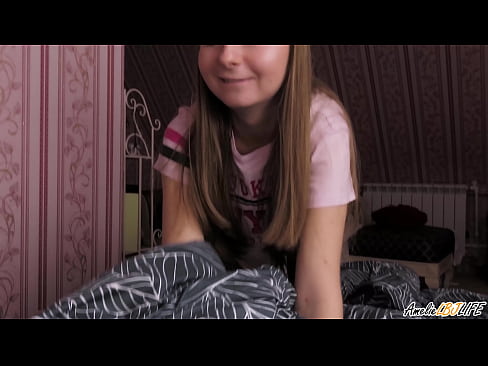 ❤️ Blondie na-aṅụ BFF ya nke ukwuu wee nweta ọnụ n'ọnụ ya ☑ Anal porn